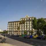 � Palazzo Colonna, grande residenza realizzata tra il 1925 e il 1927 su Largo Adua 